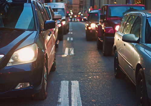 車企上半年普遍虧損，多方探索破局之道